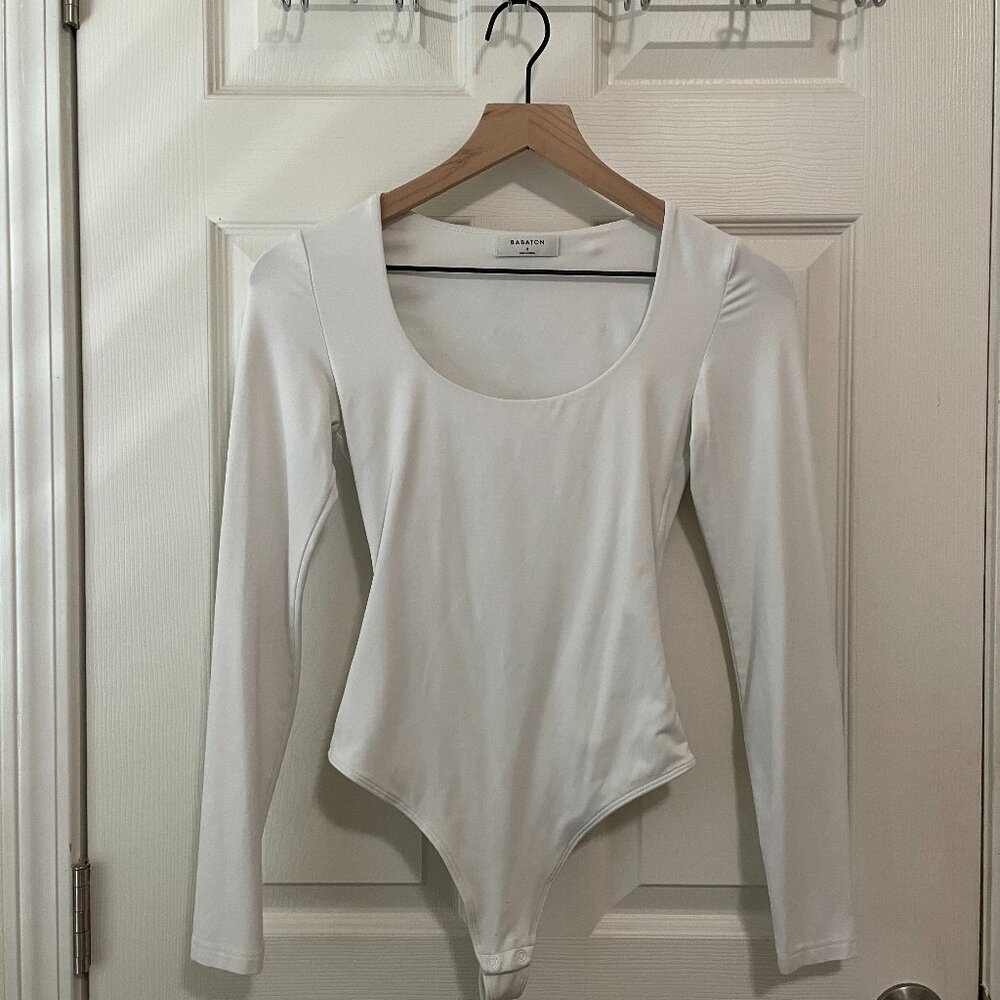 Aritzia Babaton Contour Scoopneck Longsleeve Bodysuit - White